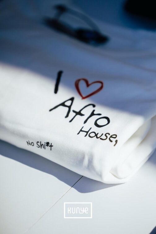 SHIMZA Signature ❤️ Tee (WHITE)